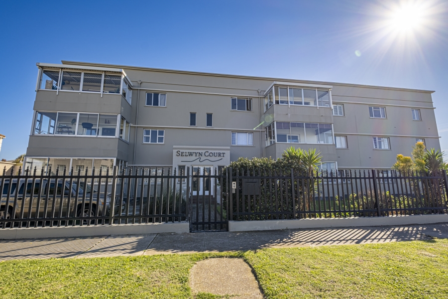 2 Bedroom Property for Sale in Summerstrand Eastern Cape